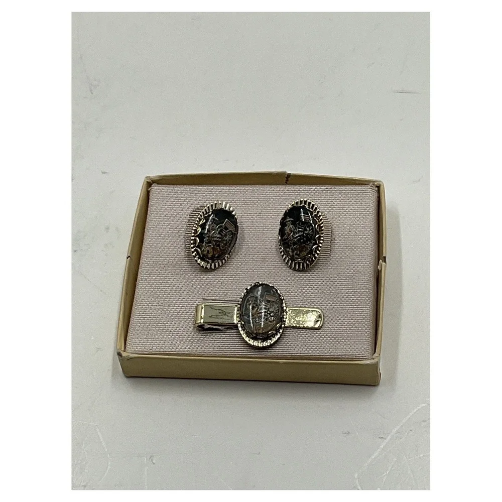 Vintage Gold Tone Rickshaw Carriage Cufflinks and Tie Clip Set with Box
